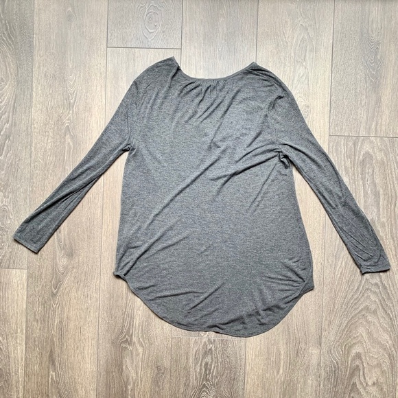 Aritzia Babaton Women's Top Blouse Charcoal Grey 3/4 Length Sleeve Size XS - Picture 10 of 16